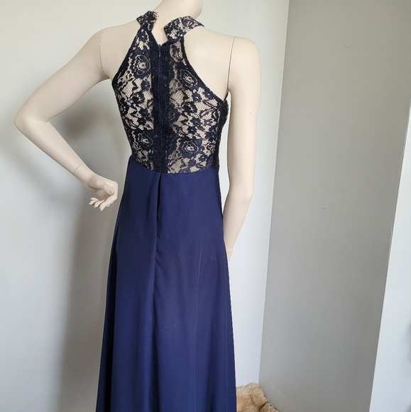 Navy blue lace gown - Picture 3 of 4